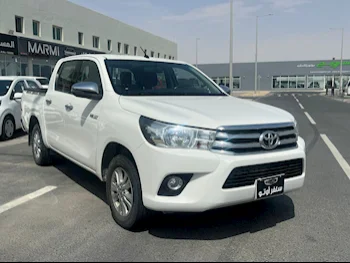 Toyota  Hilux  SR5  2020  Automatic  125,000 Km  4 Cylinder  Four Wheel Drive (4WD)  Pick Up  White