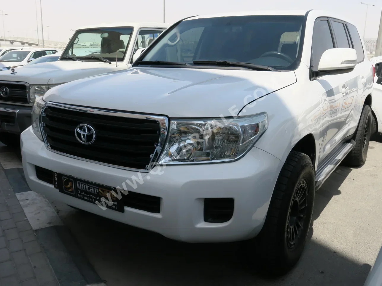  Toyota  Land Cruiser  G  2014  Automatic  276,000 Km  6 Cylinder  Four Wheel Drive (4WD)  SUV  White  With Warranty