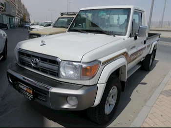 Toyota  Land Cruiser  LX  2022  Manual  69,000 Km  6 Cylinder  Four Wheel Drive (4WD)  Pick Up  White  With Warranty