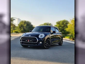 Mini  Cooper  2018  Automatic  110,000 Km  4 Cylinder  Front Wheel Drive (FWD)  Hatchback  Black  With Warranty