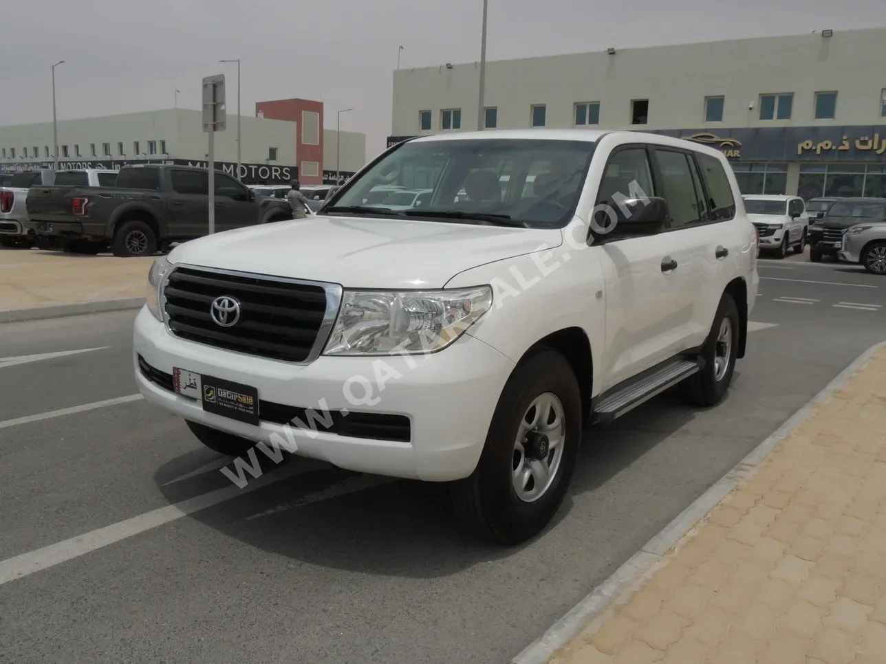 Toyota  Land Cruiser  G  2011  Automatic  390,000 Km  6 Cylinder  Four Wheel Drive (4WD)  SUV  White