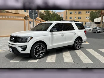 Ford  Expedition  Limited  2021  Automatic  59,000 Km  8 Cylinder  Four Wheel Drive (4WD)  SUV  White