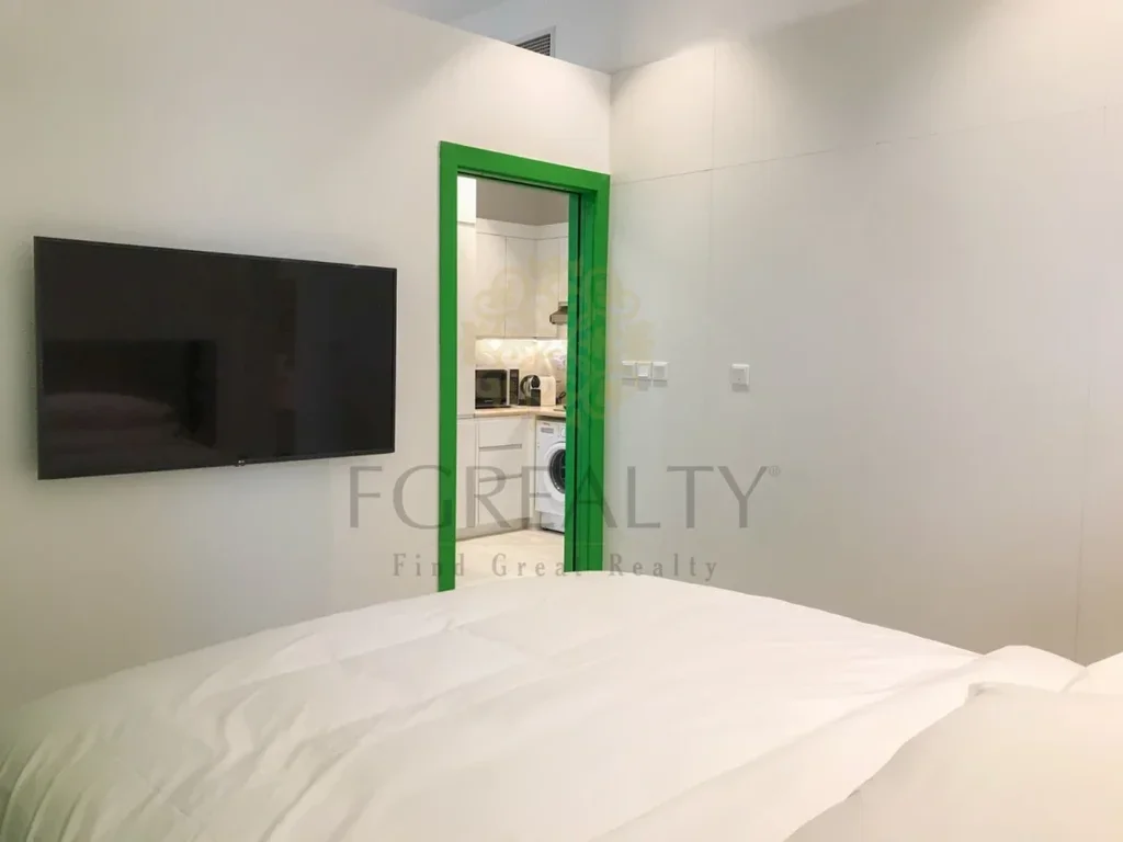 1 Bedrooms  Apartment  For Rent  in Doha -  West Bay  Fully Furnished