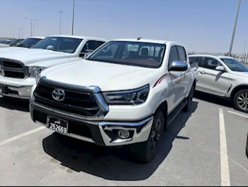 Toyota  Hilux  SR5  2021  Automatic  100,000 Km  4 Cylinder  Four Wheel Drive (4WD)  Pick Up  White