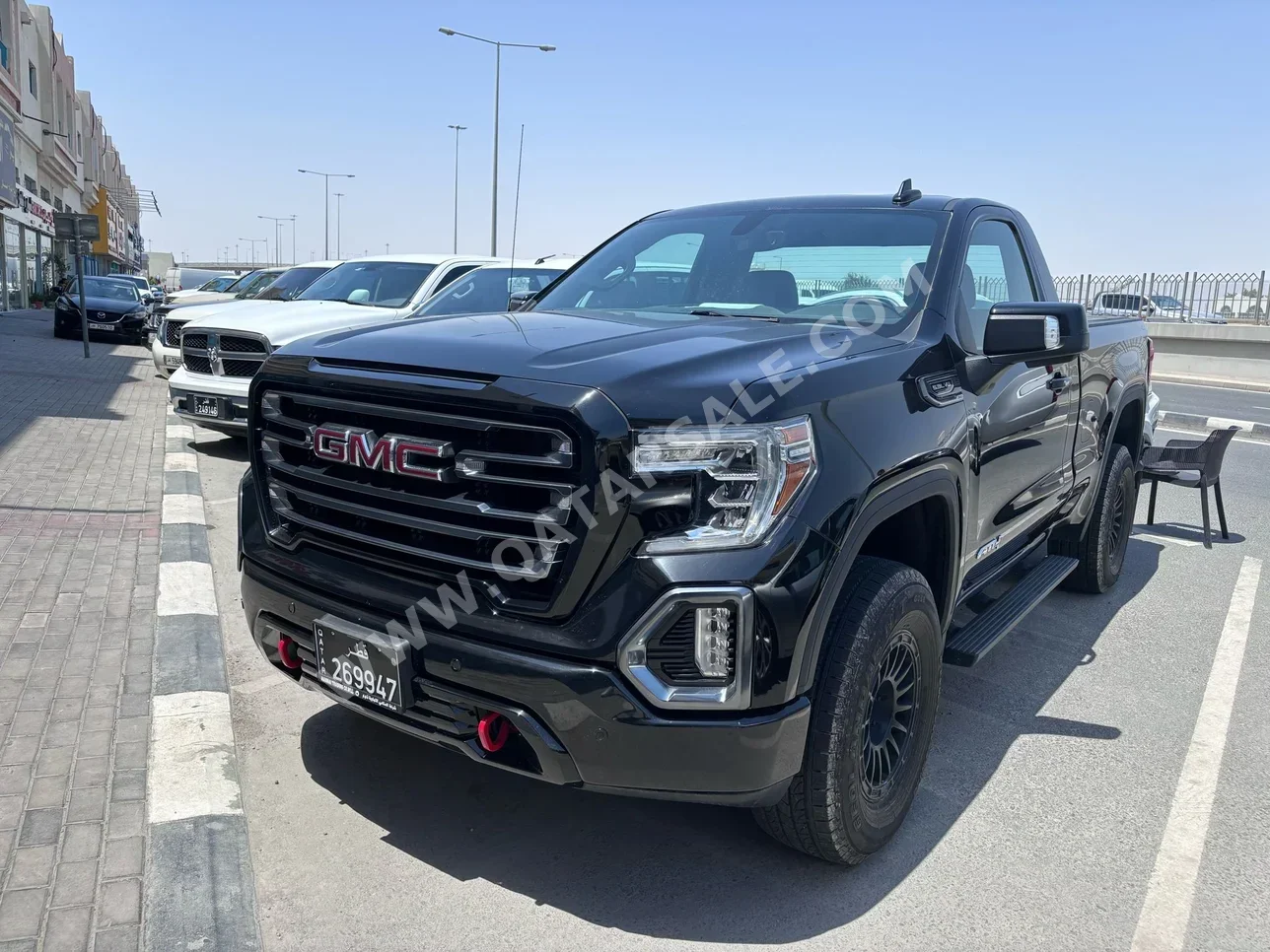 GMC  Sierra  AT4  2022  Automatic  91,000 Km  8 Cylinder  Four Wheel Drive (4WD)  Pick Up  Black  With Warranty