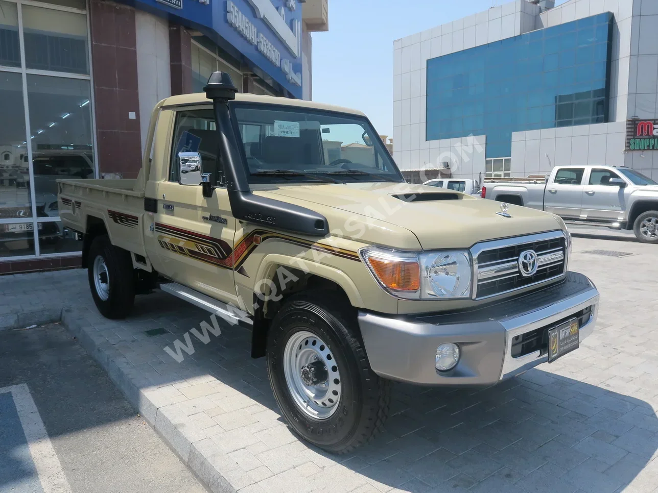 Toyota  Land Cruiser  LX  2023  Manual  0 Km  8 Cylinder  Four Wheel Drive (4WD)  Pick Up  Beige  With Warranty