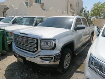 GMC  Sierra  1500  2018  Automatic  91,000 Km  8 Cylinder  Four Wheel Drive (4WD)  Pick Up  Silver
