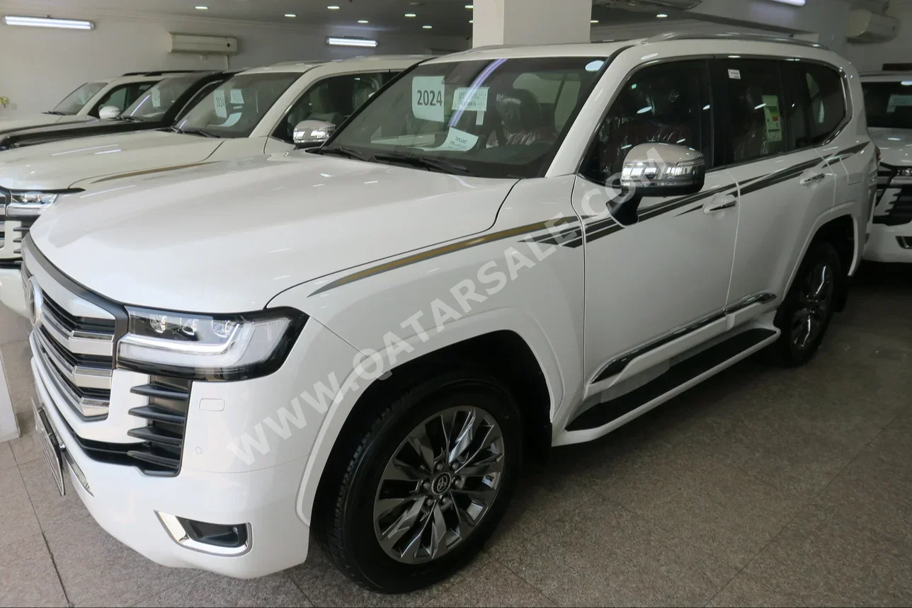  Toyota  Land Cruiser  VXR Twin Turbo  2024  Automatic  0 Km  6 Cylinder  Four Wheel Drive (4WD)  SUV  White  With Warranty