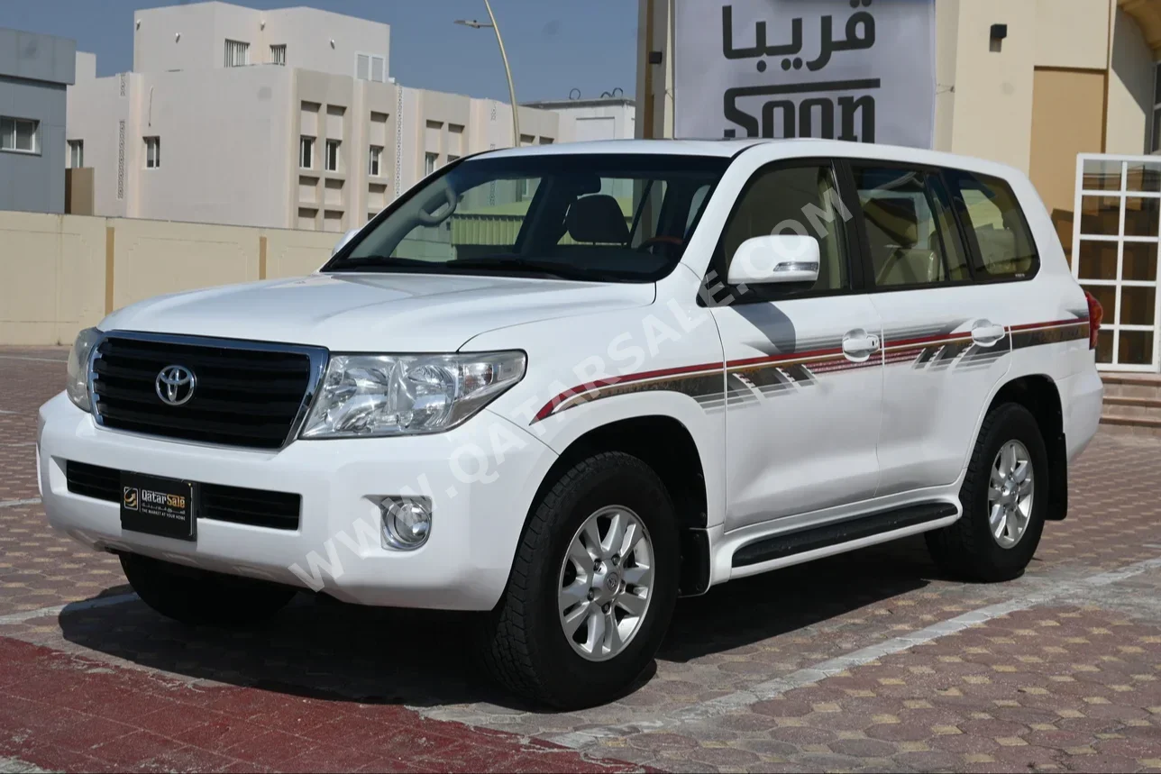 Toyota  Land Cruiser  GX  2013  Automatic  174,000 Km  6 Cylinder  Four Wheel Drive (4WD)  SUV  White  With Warranty