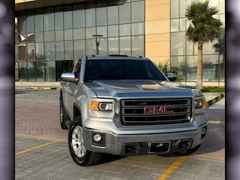GMC  Sierra  1500  2014  Automatic  200,500 Km  8 Cylinder  Four Wheel Drive (4WD)  Pick Up  Silver