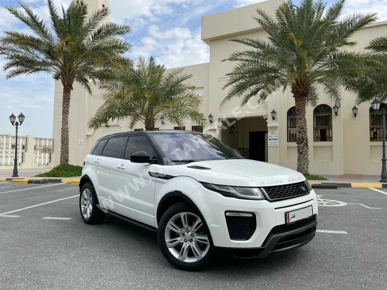 Land Rover  Evoque  Dynamic plus  2017  Automatic  109,000 Km  4 Cylinder  Four Wheel Drive (4WD)  SUV  White