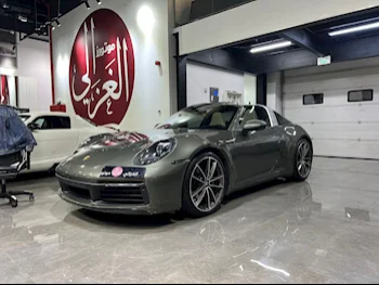  Porsche  Targa  4  2022  Automatic  46,000 Km  6 Cylinder  All Wheel Drive (AWD)  Convertible  Gray  With Warranty