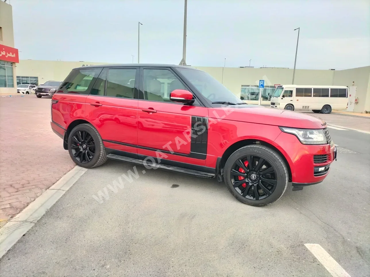 Land Rover  Range Rover  Sport SE  2013  Automatic  144,000 Km  8 Cylinder  All Wheel Drive (AWD)  SUV  Red