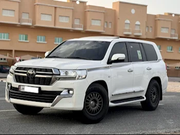 Toyota  Land Cruiser  VXR- Grand Touring S  2020  Automatic  132,000 Km  8 Cylinder  Four Wheel Drive (4WD)  SUV  White