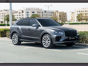 Bentley  Bentayga  First Edition  2022  Automatic  22,000 Km  6 Cylinder  Four Wheel Drive (4WD)  SUV  Gray