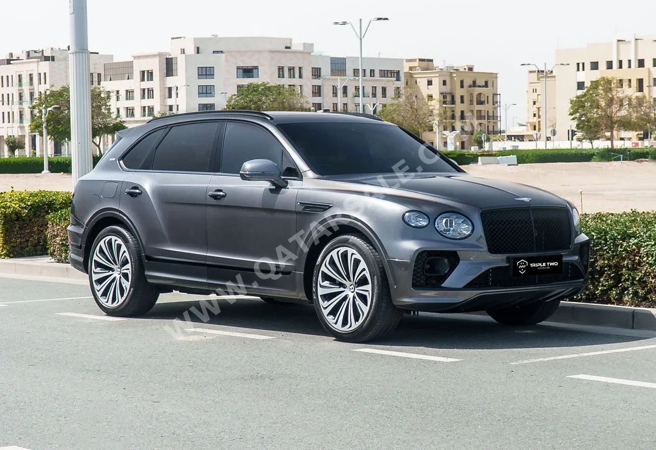 Bentley  Bentayga  First Edition  2022  Automatic  22,000 Km  6 Cylinder  Four Wheel Drive (4WD)  SUV  Gray
