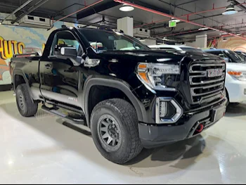 GMC  Sierra  AT4  2020  Automatic  74,000 Km  8 Cylinder  Four Wheel Drive (4WD)  Pick Up  Black