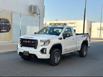 GMC  Sierra  AT4  2020  Automatic  79,000 Km  8 Cylinder  Four Wheel Drive (4WD)  Pick Up  White