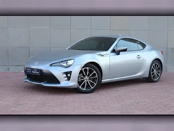 Toyota  GT 86  2018  Automatic  63,000 Km  4 Cylinder  Rear Wheel Drive (RWD)  Coupe / Sport  Silver
