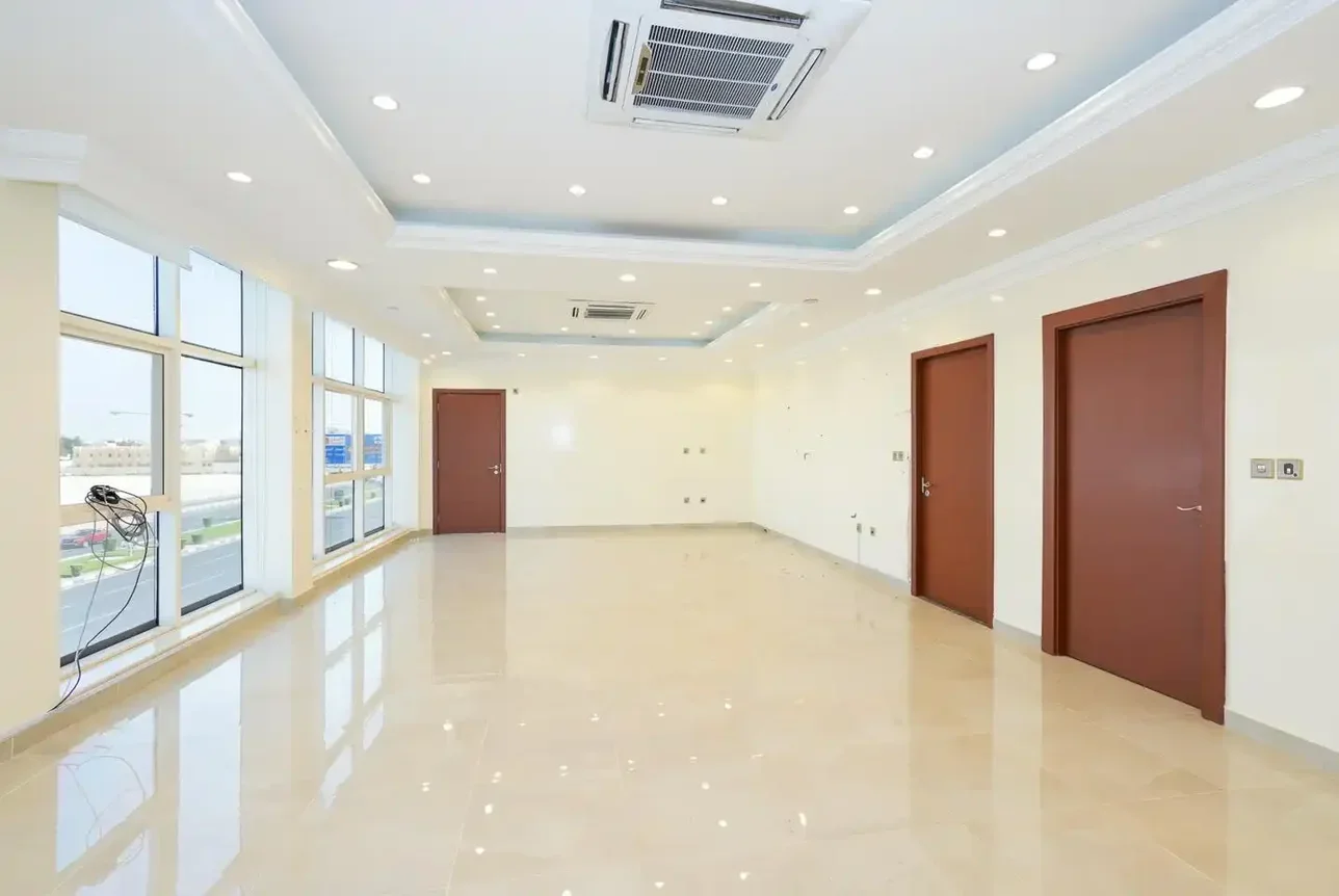 مكاتب تجارية غير مفروشة  الدوحة  المنتزة