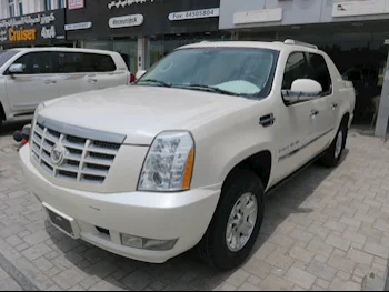 Cadillac  Escalade  2008  Automatic  173,000 Km  8 Cylinder  Four Wheel Drive (4WD)  Pick Up  White