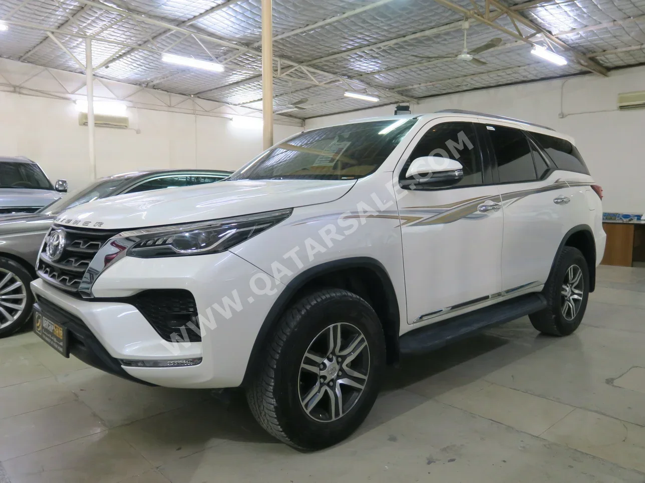 Toyota  Fortuner  2022  Automatic  40,000 Km  6 Cylinder  Four Wheel Drive (4WD)  SUV  White