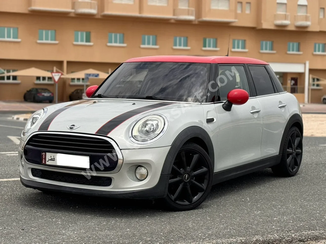 Mini  Cooper  2017  Automatic  105,000 Km  3 Cylinder  Front Wheel Drive (FWD)  Hatchback  White