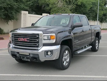 GMC  Sierra  2500 HD  2015  Automatic  407,000 Km  8 Cylinder  Four Wheel Drive (4WD)  Pick Up  Gray