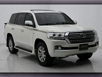  Toyota  Land Cruiser  VXR  2016  Automatic  226,000 Km  8 Cylinder  Four Wheel Drive (4WD)  SUV  Pearl  With Warranty