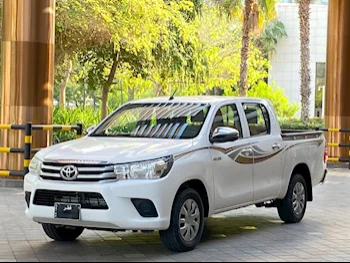 Toyota  Hilux  2019  Manual  252,000 Km  4 Cylinder  Rear Wheel Drive (RWD)  Pick Up  White