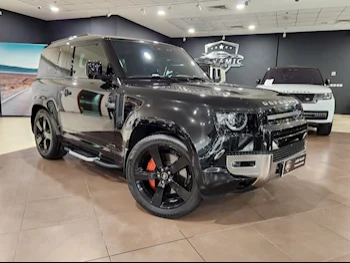 Land Rover  Defender  90 X  2021  Automatic  17,000 Km  6 Cylinder  Four Wheel Drive (4WD)  SUV  Black  With Warranty