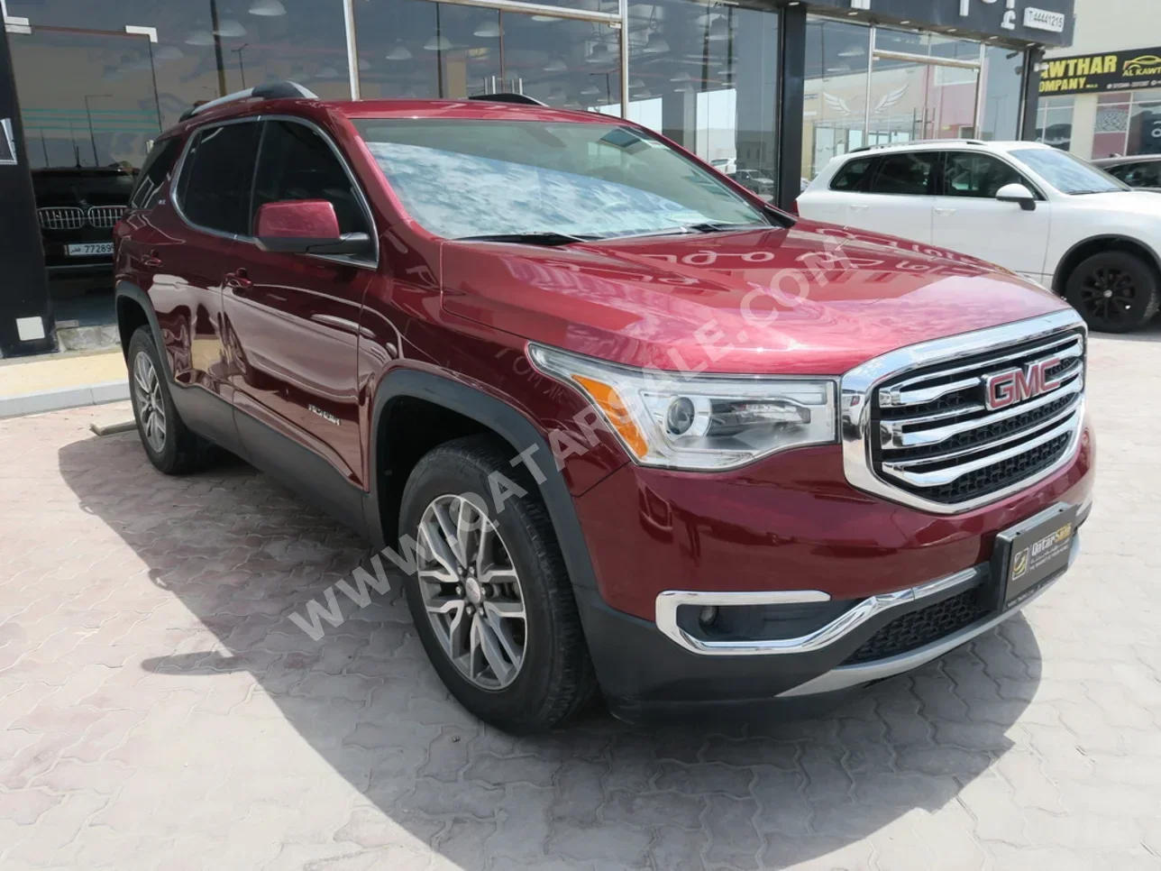 GMC  Acadia  SLE  2017  Automatic  218,000 Km  6 Cylinder  All Wheel Drive (AWD)  SUV  Red