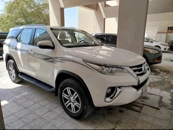Toyota  Fortuner  2020  Automatic  73,000 Km  4 Cylinder  Four Wheel Drive (4WD)  SUV  White