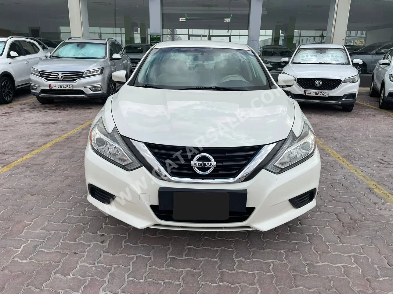 Nissan  Altima  2018  Automatic  42,000 Km  4 Cylinder  Front Wheel Drive (FWD)  Sedan  White