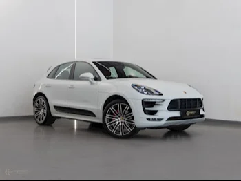 Porsche  Macan  GTS  2017  Automatic  32,400 Km  4 Cylinder  Four Wheel Drive (4WD)  SUV  White