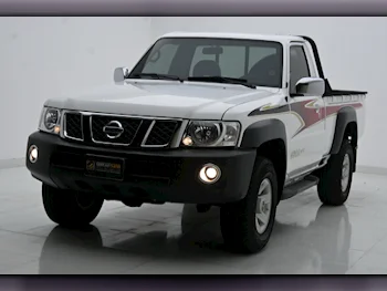 Nissan  Patrol  Pickup  2016  Automatic  92,000 Km  6 Cylinder  Four Wheel Drive (4WD)  Pick Up  White