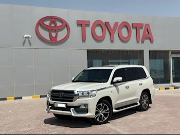 Toyota  Land Cruiser  VXR- Grand Touring S  2020  Automatic  131,000 Km  8 Cylinder  Four Wheel Drive (4WD)  SUV  White
