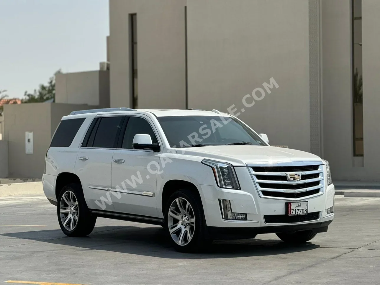 Cadillac  Escalade  2016  Automatic  131,000 Km  8 Cylinder  Four Wheel Drive (4WD)  SUV  White