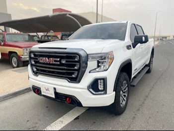 GMC  Sierra  AT4  2022  Automatic  60,000 Km  8 Cylinder  Four Wheel Drive (4WD)  Pick Up  White  With Warranty