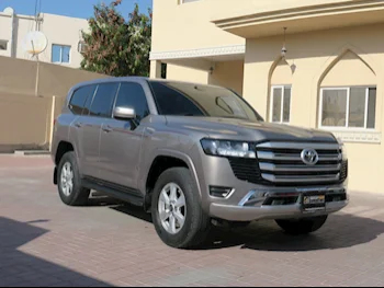 Toyota  Land Cruiser  GXR  2022  Automatic  65,000 Km  6 Cylinder  Four Wheel Drive (4WD)  SUV  Gray  With Warranty