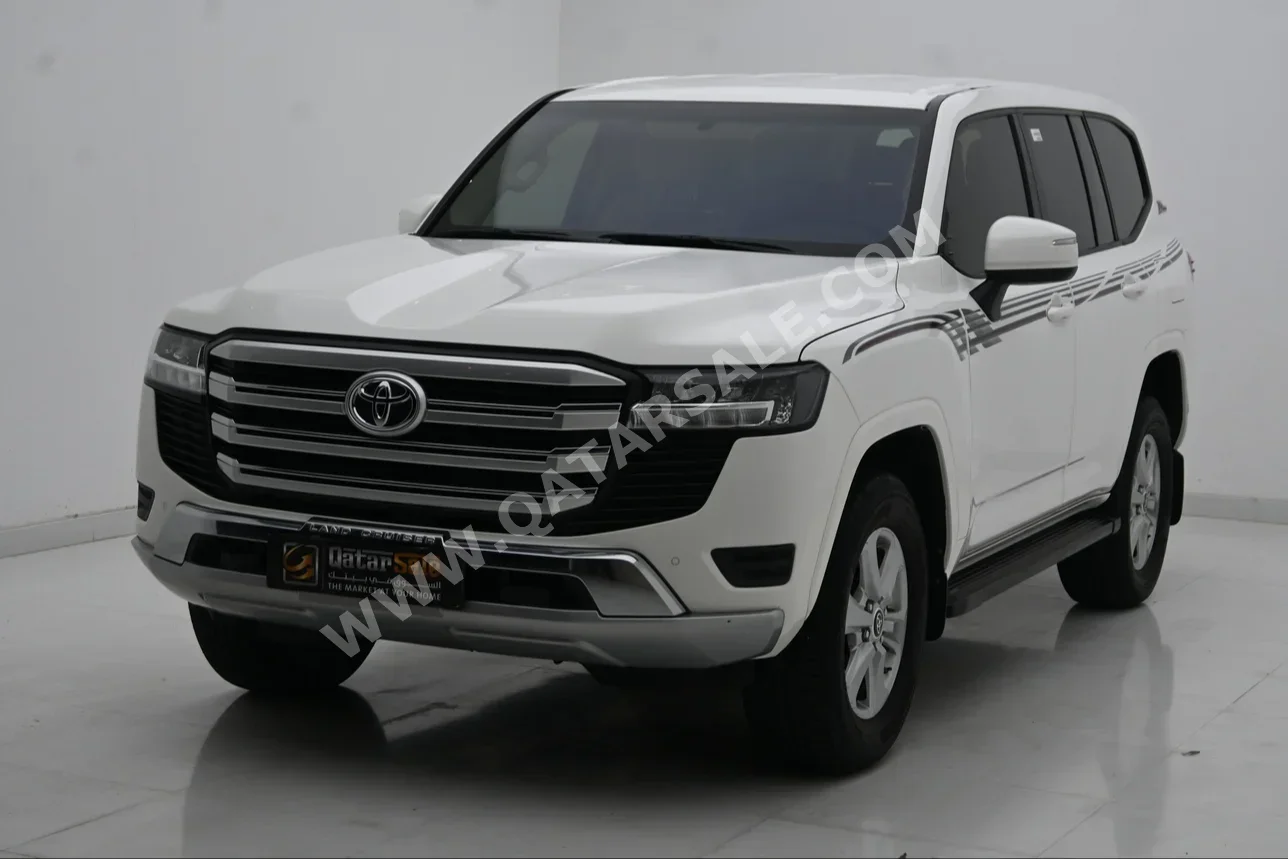  Toyota  Land Cruiser  GXR  2022  Automatic  50,000 Km  6 Cylinder  Four Wheel Drive (4WD)  SUV  White  With Warranty