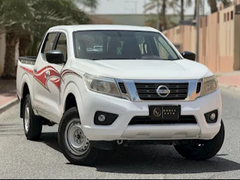 Nissan  Navara  SE  2019  Automatic  199,000 Km  4 Cylinder  Rear Wheel Drive (RWD)  Pick Up  White