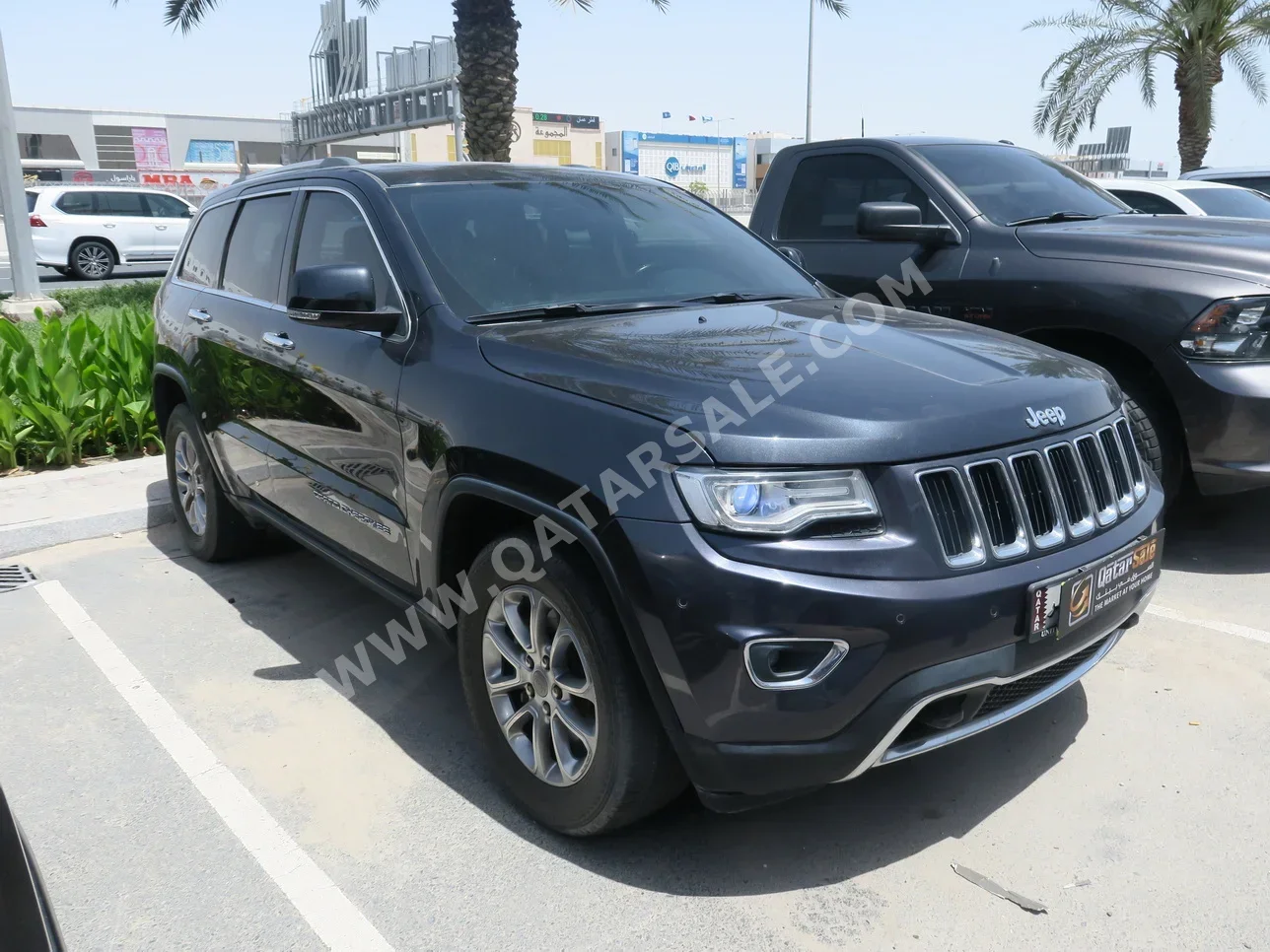 Jeep  Grand Cherokee  Limited  2014  Automatic  190,000 Km  8 Cylinder  Four Wheel Drive (4WD)  SUV  Black