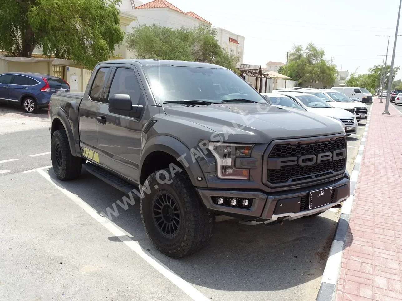 Ford  Raptor  SVT  2018  Automatic  123,000 Km  6 Cylinder  Four Wheel Drive (4WD)  Pick Up  Gray