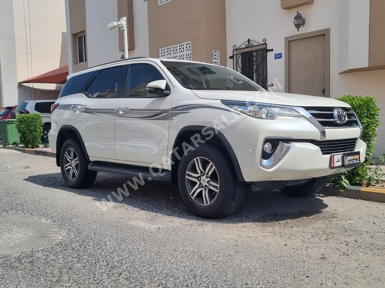 Toyota  Fortuner  2018  Automatic  96,000 Km  4 Cylinder  Four Wheel Drive (4WD)  SUV  White