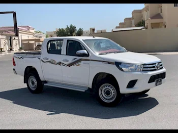 Toyota  Hilux  2024  Automatic  4,000 Km  4 Cylinder  Four Wheel Drive (4WD)  Pick Up  White  With Warranty