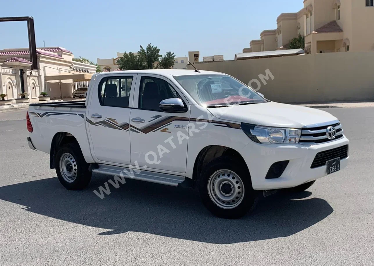 Toyota  Hilux  2024  Automatic  4,000 Km  4 Cylinder  Four Wheel Drive (4WD)  Pick Up  White  With Warranty