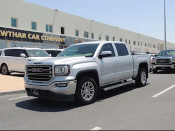 GMC  Sierra  SLE  2018  Automatic  89,000 Km  8 Cylinder  Four Wheel Drive (4WD)  Pick Up  Silver
