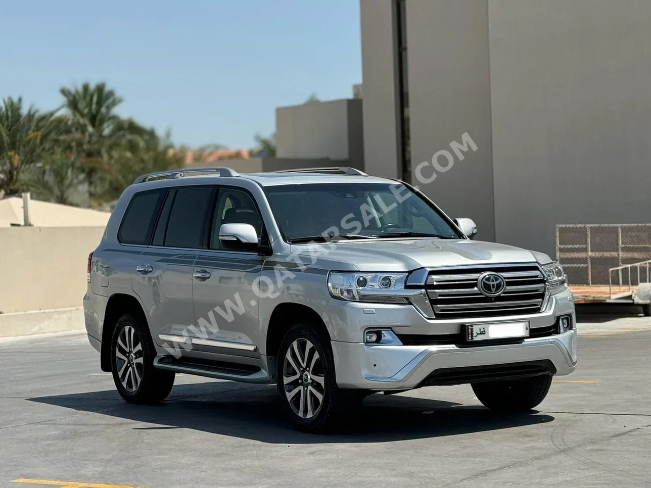 Toyota  Land Cruiser  VXS  2016  Automatic  232,000 Km  8 Cylinder  Four Wheel Drive (4WD)  SUV  Silver