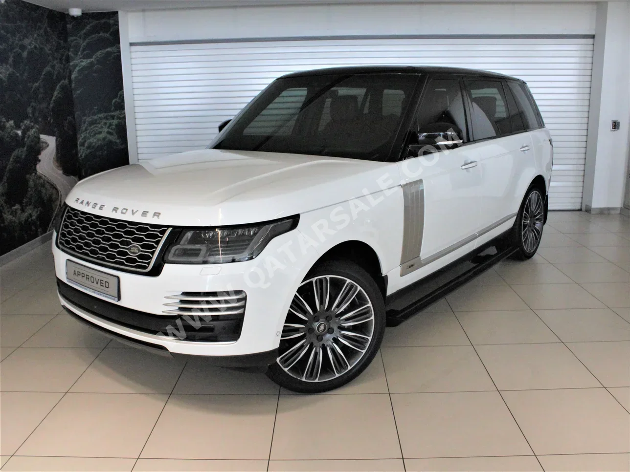 Land Rover  Range Rover  Vogue  2020  Automatic  40,000 Km  6 Cylinder  Four Wheel Drive (4WD)  SUV  White  With Warranty